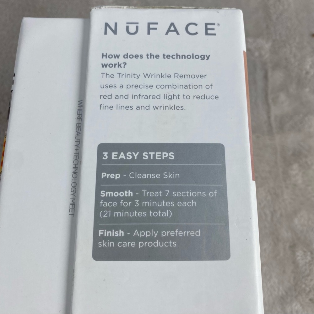 Nuface Trinity wrinkle remover attachment red and infrared  light therapy - Picture 3 of 4